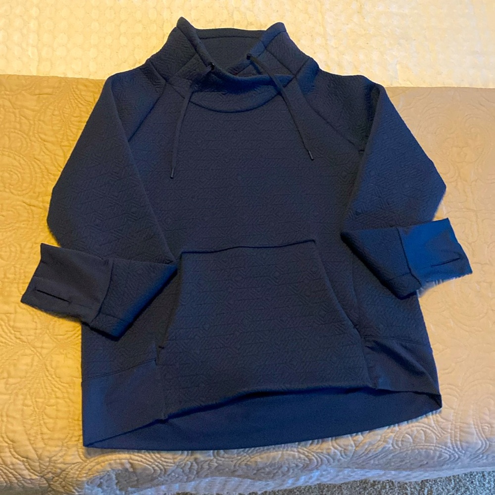 Athleta thick pull over